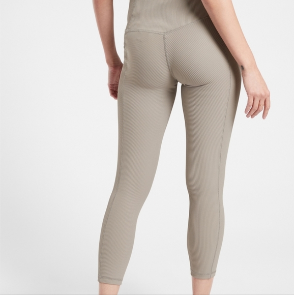 Athleta Pants - Athleta Salutation Stash Pocket II Rib 7/8 Tight Leggings Women's Size XL EUC